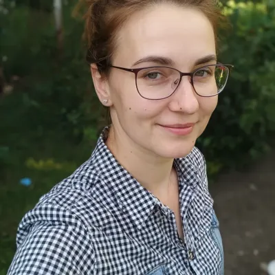 Оля
